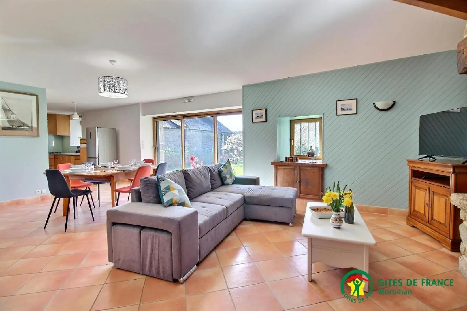 Casa Camelias contacts